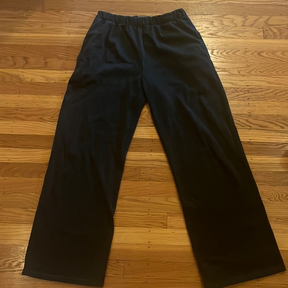 Brandy Melville John Galt Forest Green Anastasia Sweatpants NWOT